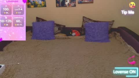Snapshot of juliasane_ chatting on June 4, 1:06 pm Jul online show from June 4, 1:06 pm
