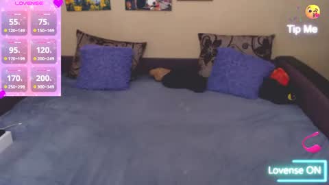Snapshot of juliasane_ chatting on July 4, 2:34 pm Jul online show from July 4, 2:34 pm