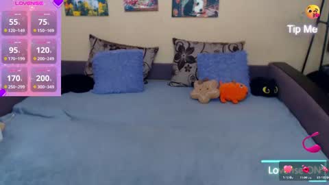 Snapshot of juliasane_ chatting on July 10, 9:34 am Jul online show from July 10, 9:34 am