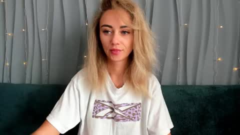 Yulya online show from September 25, 3:10 am