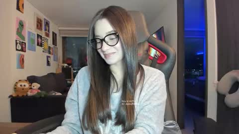 Snapshot of julidavila chatting on November 10, 12:53 am Jeimy Help me to reach 100 thumbs up online show from November 10, 12:53 am