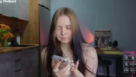 julidropp online show from March 12, 8:20 pm