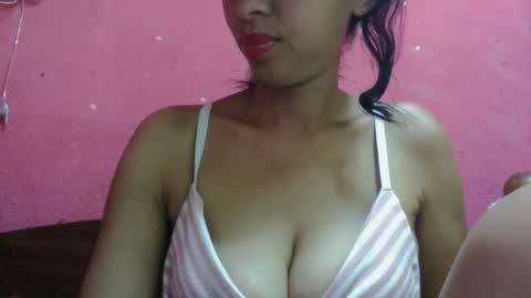 julie0612 online show from February 3, 11:15 am