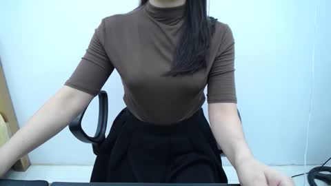 julie9x online show from October 25, 9:31 pm