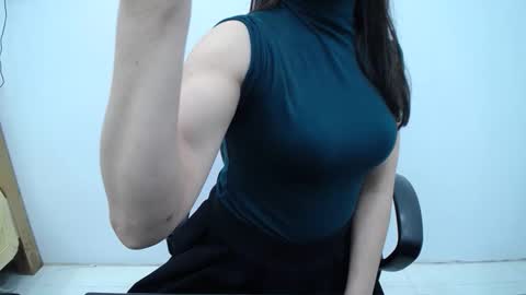 julie9x online show from February 4, 8:47 pm