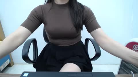 julie9x online show from February 18, 8:54 am