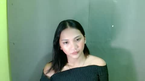 Snapshot of julie_ann25 chatting on December 14, 2:28 am julie online show from December 14, 2:28 am