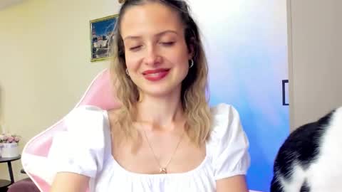 Snapshot of julie_flores chatting on October 10, 5:01 pm Julie online show from October 10, 5:01 pm