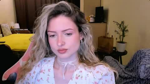 Julie online show from April 21, 4:23 pm