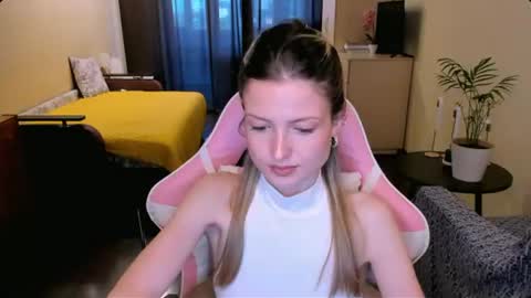 Snapshot of julie_flores chatting on July 3, 1:50 pm Julie online show from July 3, 1:50 pm