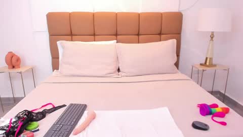 JULIE  online show from March 9, 4:16 am