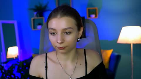 juliedaniel online show from October 24, 4:31 am