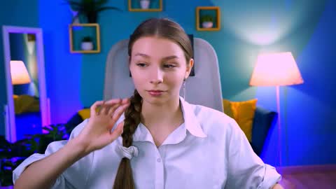 juliedaniel online show from February 16, 8:10 am