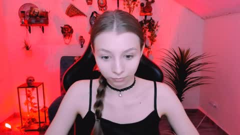 juliedaniel online show from April 7, 8:37 am