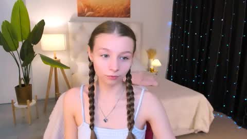 juliedaniel online show from April 15, 8:21 am