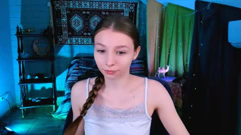 juliedaniel online show from April 27, 4:10 am