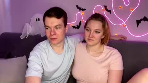 Julie and Thomas online show from October 27, 8:18 am