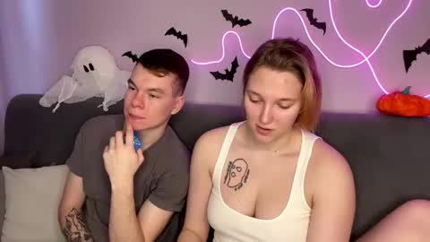 Julie and Thomas online show from November 1, 8:38 am