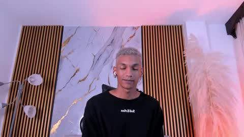 Julien online show from October 9, 1:31 pm