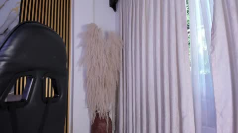 Julien online show from April 4, 11:51 am