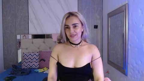 julieta__fox_ online show from April 21, 2:15 am