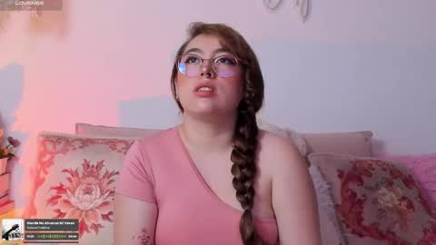 Snapshot of julieta_cooper20 chatting on November 12, 3:40 am Juli online show from November 12, 3:40 am