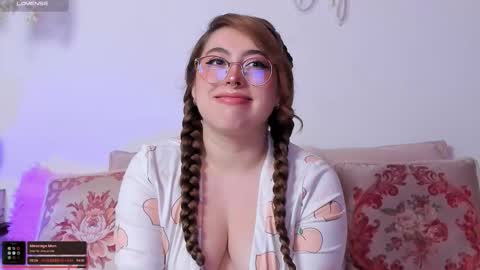 Snapshot of julieta_cooper20 chatting on November 20, 4:23 am Juli online show from November 20, 4:23 am