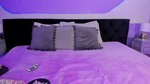 Snapshot of julieta_cortes__ chatting on September 20, 11:55 am Julieta online show from September 20, 11:55 am