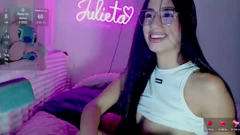 Julieta Duke online show from October 25, 2:30 am