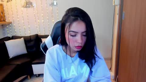 julieta_fn online show from April 20, 2:53 pm