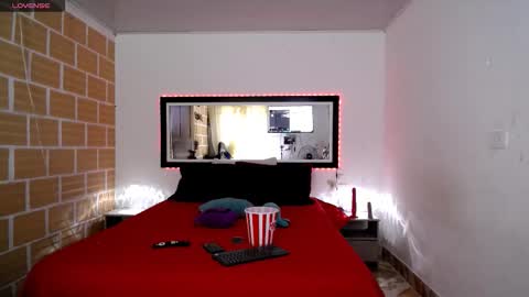 Snapshot of julieta_rodriguez chatting on September 15, 4:51 pm Julieta Rodriguez online show from September 15, 4:51 pm