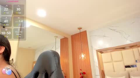     online show from November 20, 9:58 pm