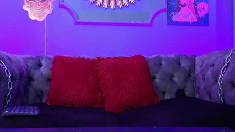  Julieta  online show from February 18, 9:31 pm