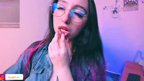Snapshot of julieta_shelby chatting on October 22, 10:53 pm Julieta Independent model online show from October 22, 10:53 pm