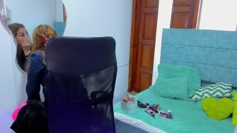 Snapshot of julieta_star69 chatting on September 17, 12:40 pm julieta_star69 online show from September 17, 12:40 pm
