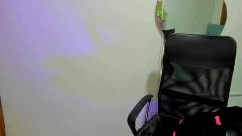 Snapshot of julieta_star69 chatting on September 18, 1:18 am julieta_star69 online show from September 18, 1:18 am