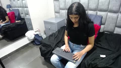 Snapshot of julietaa_evans_ chatting on January 14, 6:24 pm Julieta online show from January 14, 6:24 pm