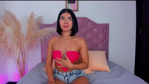 Julieth Gomez online show from November 3, 3:19 am