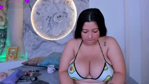 Snapshot of julietakane chatting on December 14, 5:02 am julietakane online show from December 14, 5:02 am