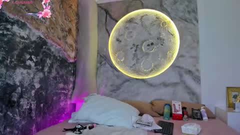 julietakane online show from January 18, 5:00 am