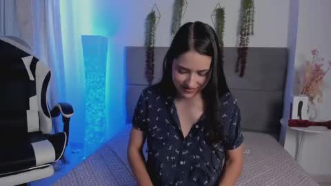 Julieta Snow online show from June 9, 6:41 pm