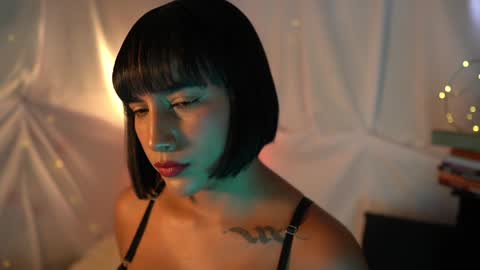 julietawinona online show from January 13, 10:13 pm