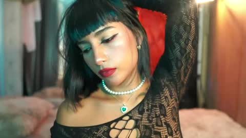 julietawinona online show from April 23, 3:25 pm