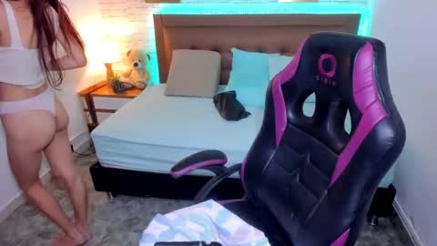 Julieth  online show from October 6, 12:57 pm