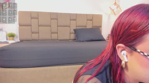 julieth_rojas online show from February 25, 4:11 am