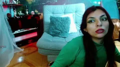    online show from April 25, 9:45 am