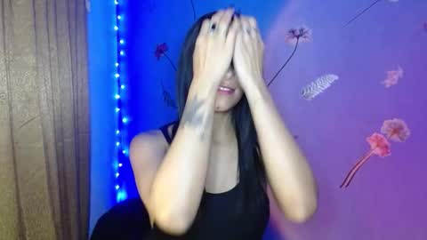 Snapshot of julieth_smith_xoxo chatting on November 17, 4:51 am Michelle Smith online show from November 17, 4:51 am