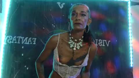 Julieth Wolf online show from February 3, 2:03 am