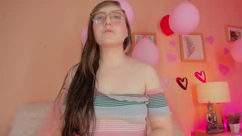 Snapshot of julietha_bianco_ chatting on February 15, 8:43 pm Julietha  online show from February 15, 8:43 pm