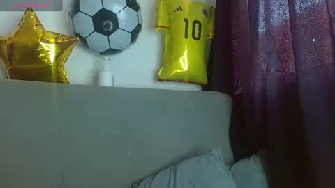 Snapshot of juliethamarquezz chatting on July 4, 4:46 pm juliethamarquezz online show from July 4, 4:46 pm
